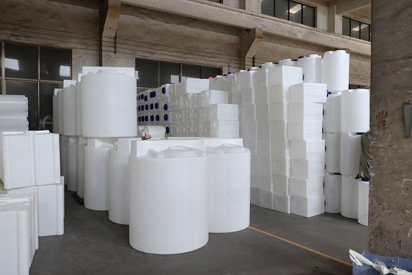 使用PE加药箱时要注意什么?