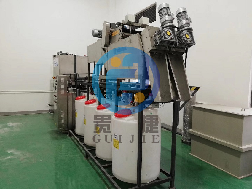 上海某挤泥加药装置